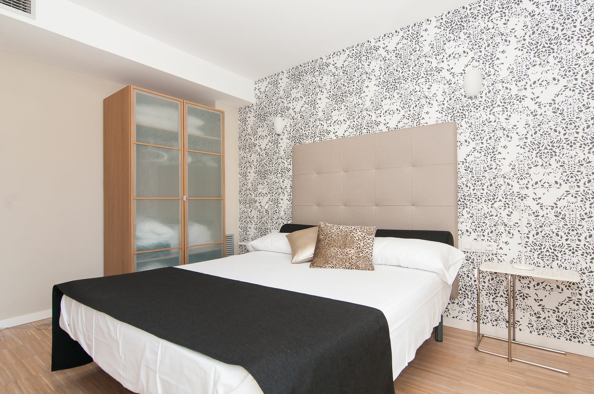 Blue Apartments برشلونة المظهر الخارجي الصورة
